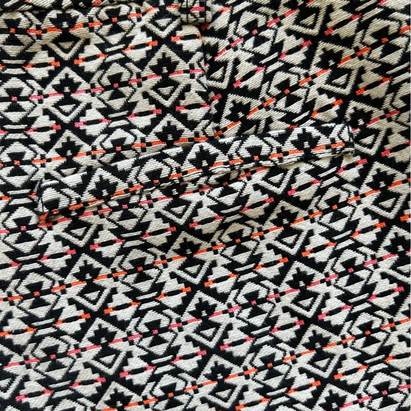 TART COLLECTIONS, IKAT PATTERN SHORTS - Picture 3 of 9